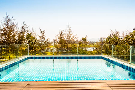 Cost of Glass Pool Fence Repair in Lake Magdalene, FL